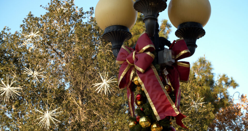 City of Covina - Christmas ribbon on street lightpost